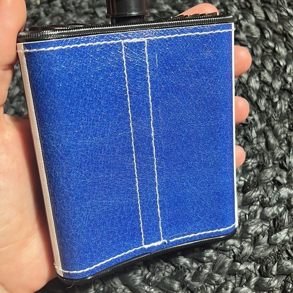 COLTS flask. - Picture 5 of 5